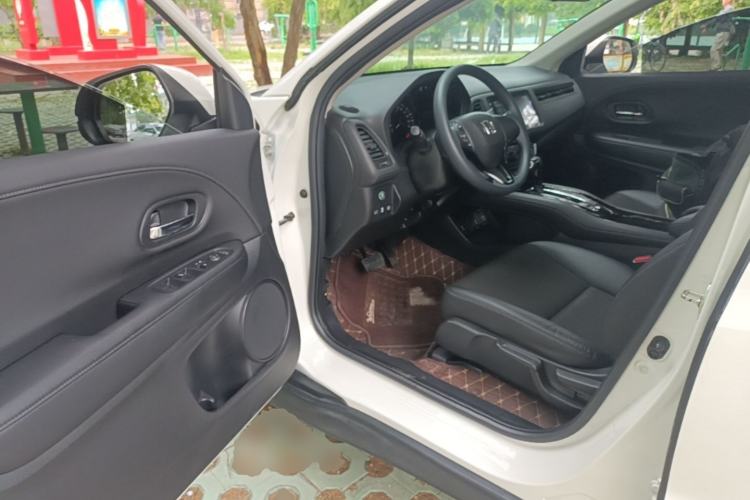 Used Honda Vezel 2020 1.5L CVT Luxury Edition Driver Seat