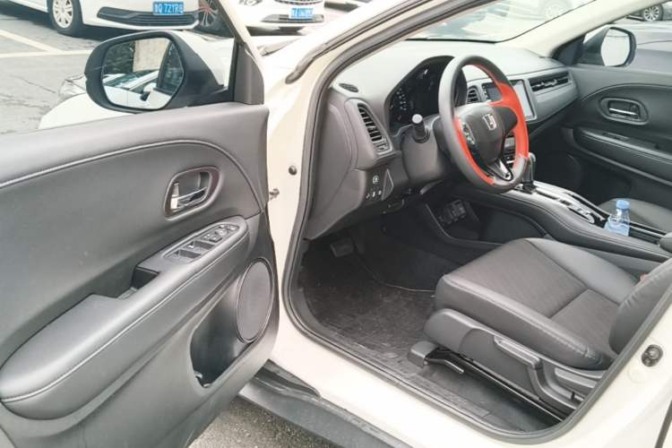 Used Honda Vezel 2020 220 TURBO CVT Luxury Edition Driver Seat