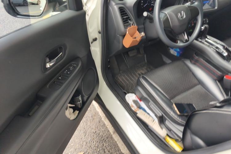 Used Honda Vezel 2020 1.5L CVT Elite Edition Driver Seat