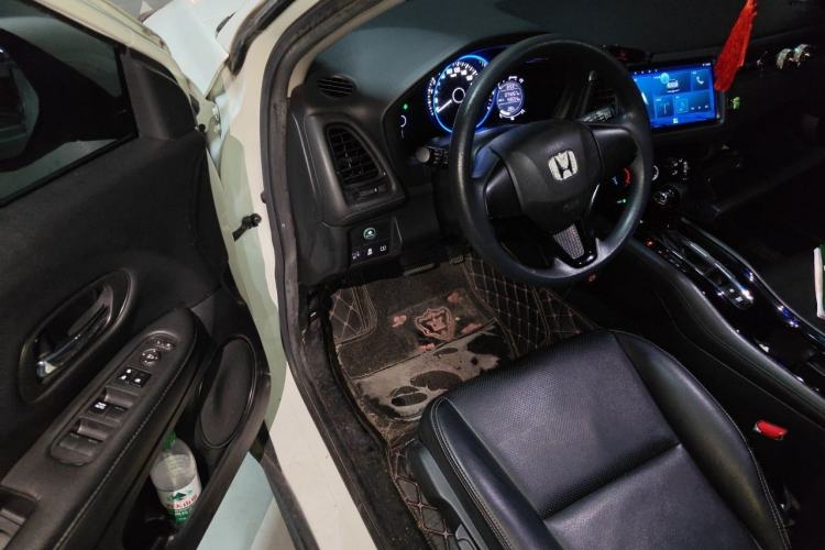 Used Honda Vezel 2020 1.5L CVT Elite Edition Driver Seat