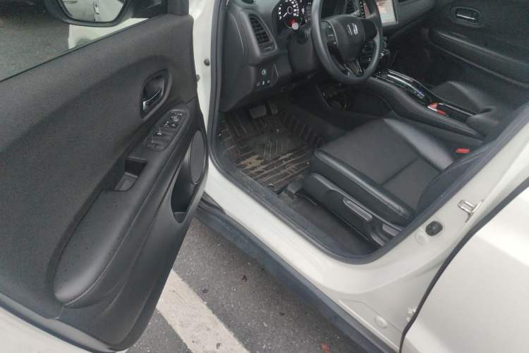 Used Honda Vezel 2020 1.5L CVT Pioneer Edition Driver Seat