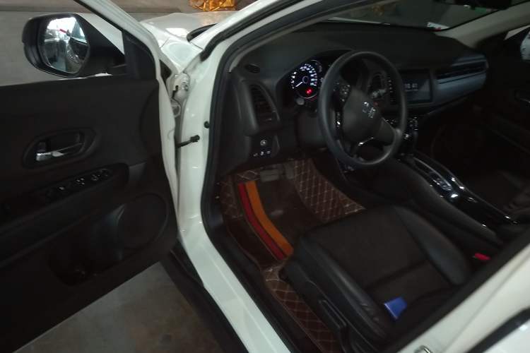 Used Honda Vezel 2020 1.5L CVT Pioneer Edition Driver Seat