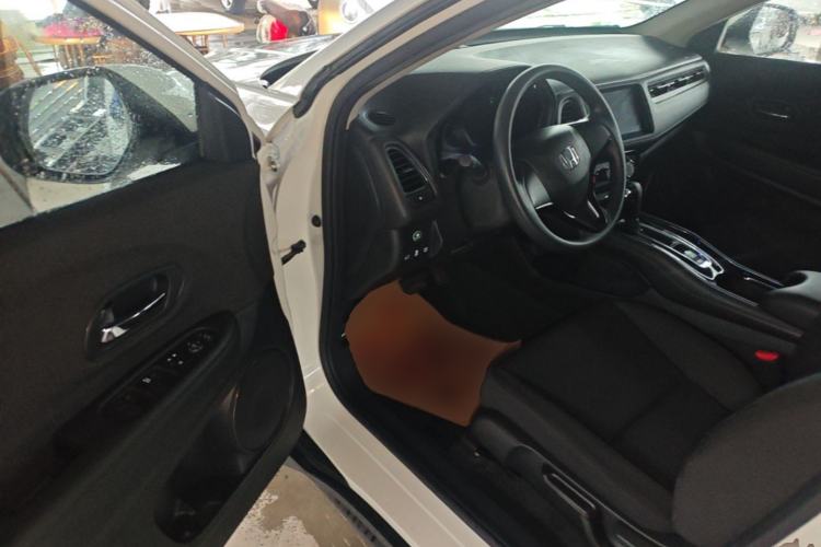 Used Honda Vezel 2020 1.5L CVT Elite Edition Driver Seat