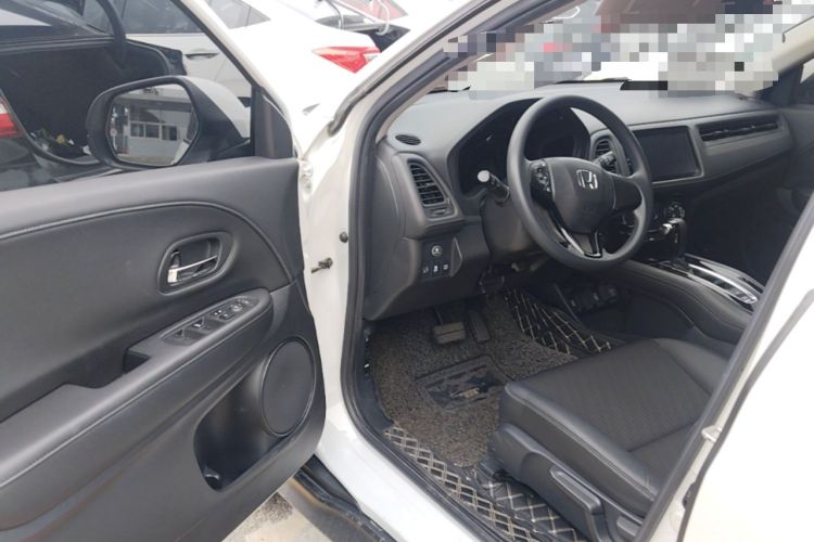 Used Honda Vezel 2020 1.5L CVT Luxury Edition Driver Seat