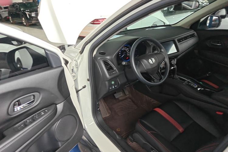 Used Honda Vezel 2020 1.5L CVT Elite Edition Driver Seat