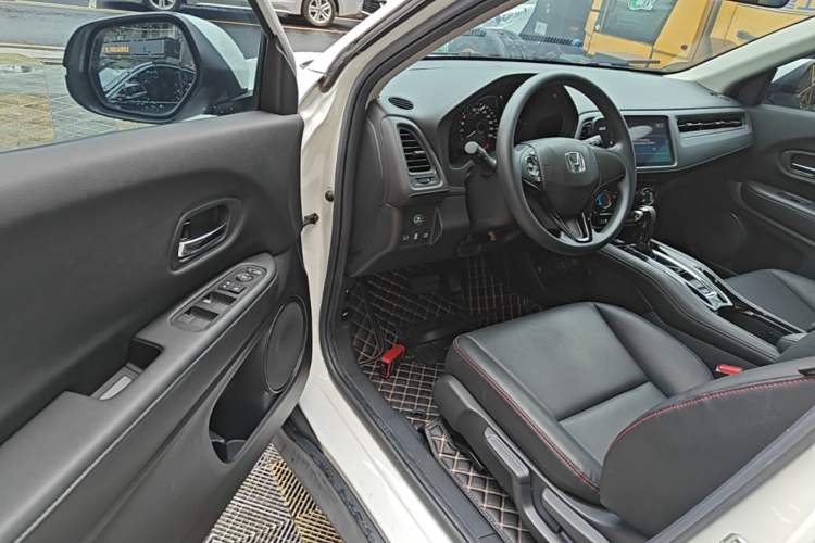 Used Honda Vezel 2020 1.5L CVT Pioneer Edition Driver Seat