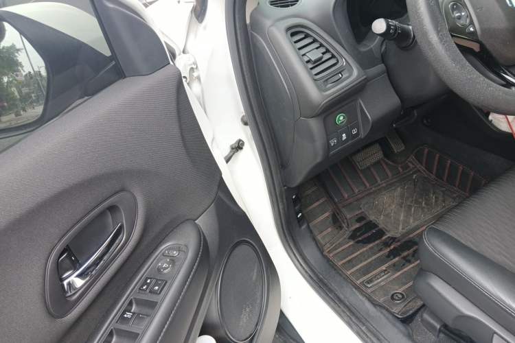 Used Honda Vezel 2020 1.5L CVT Pioneer Edition Driver Seat