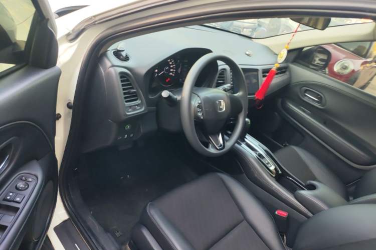 Used Honda Vezel 2020 1.5L CVT Luxury Edition Driver Seat
