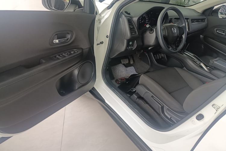 Used Honda Vezel 2020 1.5L CVT Elite Edition Driver Seat