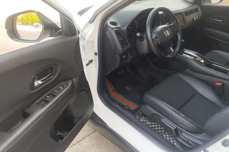 Used Honda Vezel 2020 1.5L CVT Pioneer Edition Driver Seat
