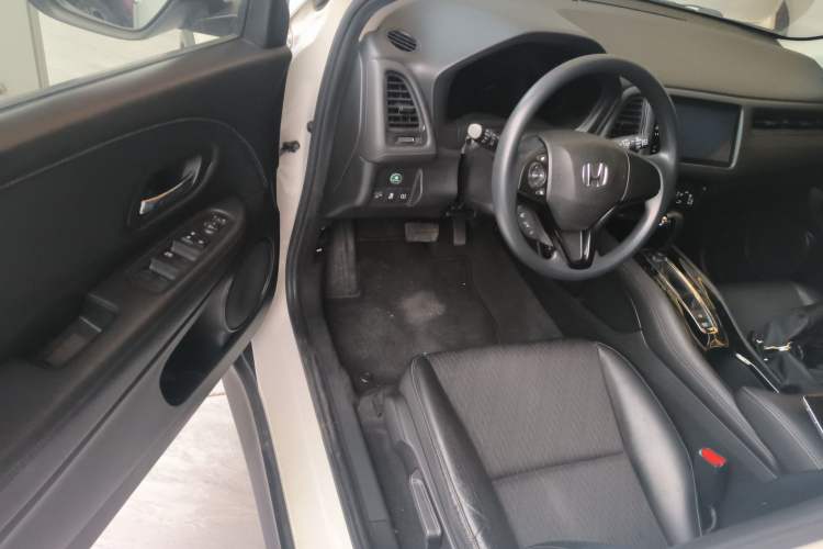 Used Honda Vezel 2020 1.5L CVT Luxury Edition Driver Seat
