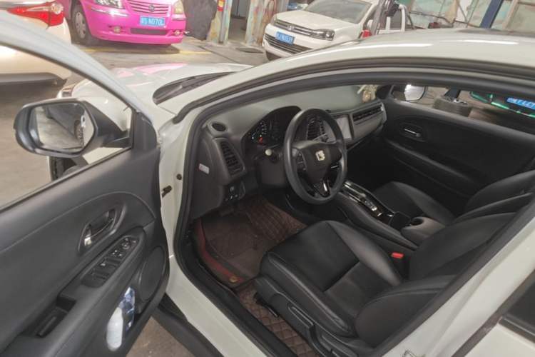 Used Honda Vezel 2020 220 TURBO CVT Luxury Edition Driver Seat