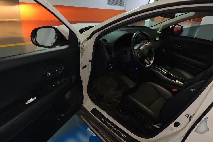 Used Honda Vezel 2020 1.5L CVT Pioneer Edition Driver Seat