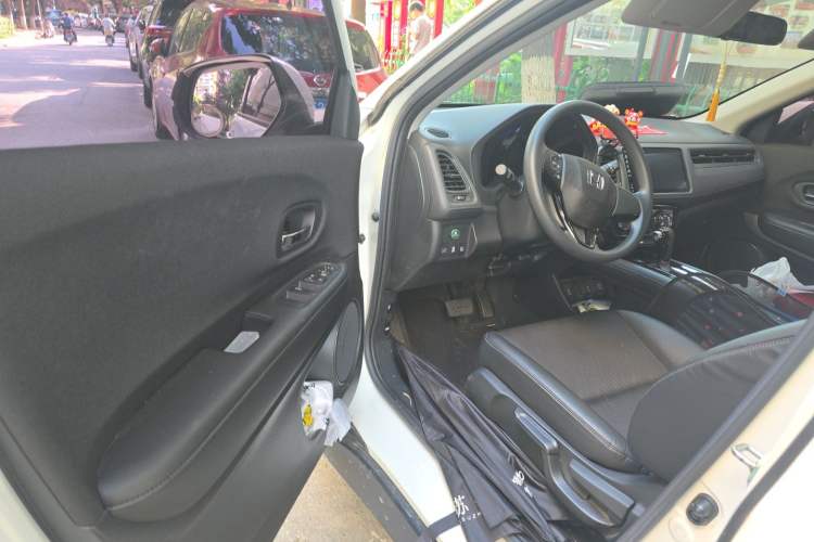 Used Honda Vezel 2020 1.5L CVT Pioneer Edition Driver Seat