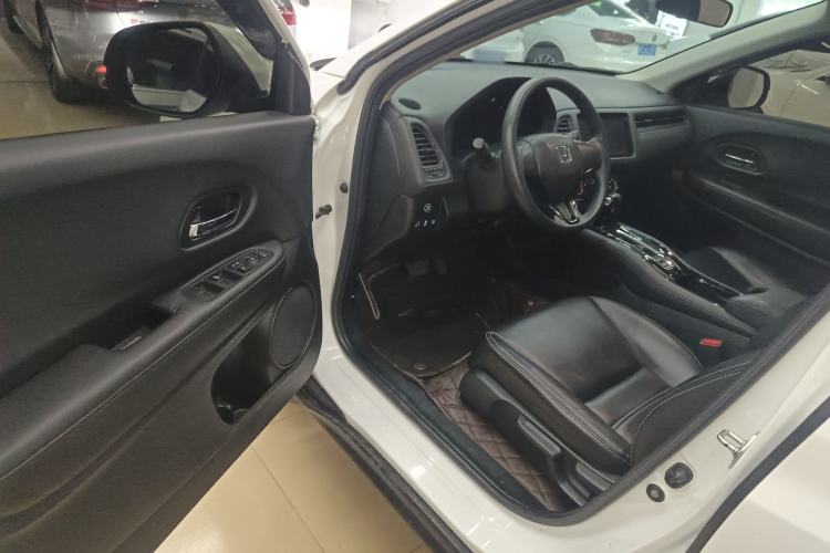 Used Honda Vezel 2020 1.5L CVT Elite Edition Driver Seat