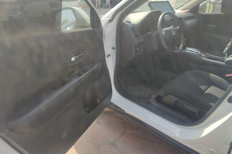Used Honda Vezel 2020 1.5L CVT Elite Edition Driver Seat