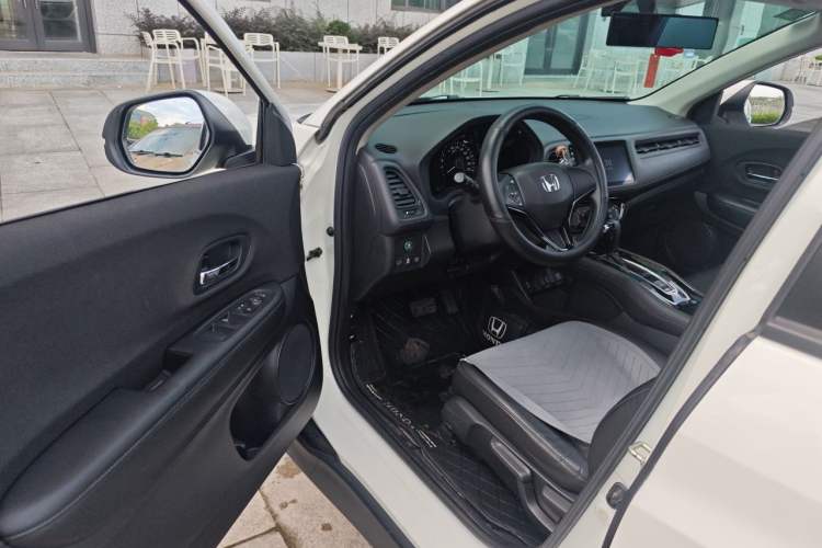 Used Honda Vezel 2020 1.5L CVT Pioneer Edition Driver Seat