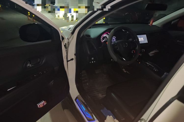 Used Honda Vezel 2020 1.5L CVT Luxury Edition Driver Seat