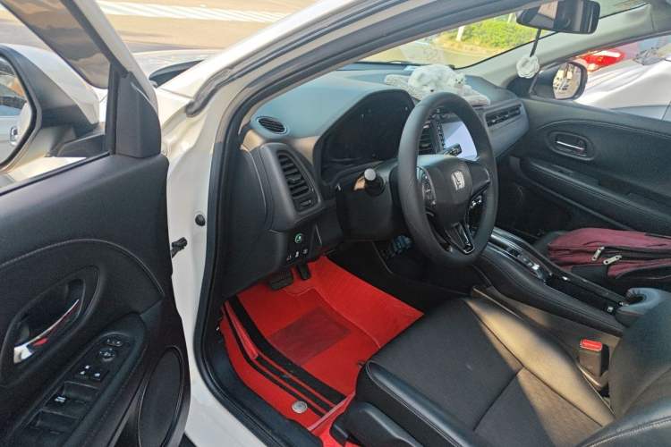 Used Honda Vezel 2020 1.5L CVT Luxury Edition Driver Seat
