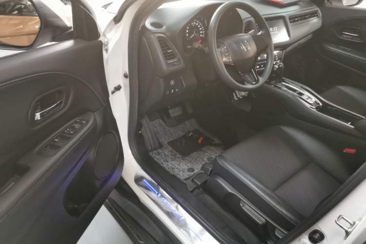 Used Honda Vezel 2020 220 TURBO CVT Luxury Edition Driver Seat