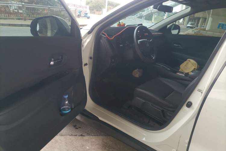 Used Honda Vezel 2020 1.5L CVT Pioneer Edition Driver Seat