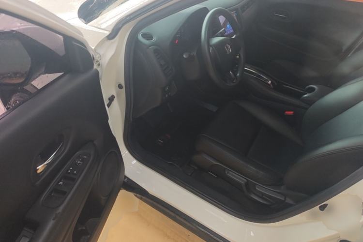 Used Honda Vezel 2020 1.5L CVT Elite Edition Driver Seat