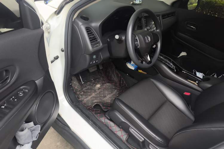 Used Honda Vezel 2020 1.5L CVT Pioneer Edition Driver Seat