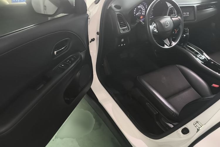 Used Honda Vezel 2020 1.5L CVT Luxury Edition Driver Seat