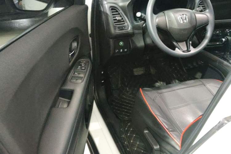 Used Honda Vezel 2020 1.5L CVT Elite Edition Driver Seat