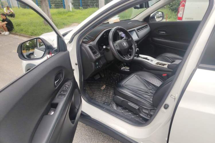 Used Honda Vezel 2020 1.5L CVT Pioneer Edition Driver Seat
