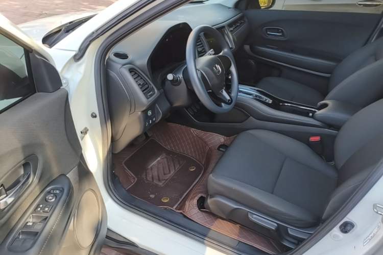 Used Honda Vezel 2020 1.5L CVT Elite Edition Driver Seat