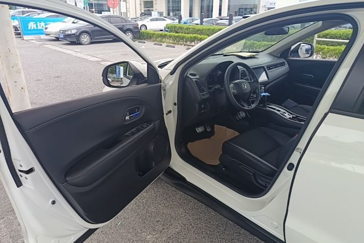 Used Honda Vezel 2020 1.5L CVT Luxury Edition Driver Seat