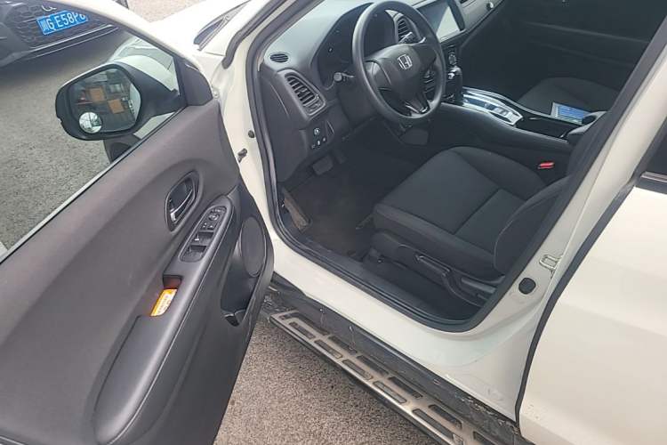 Used Honda Vezel 2020 1.5L CVT Elite Edition Driver Seat