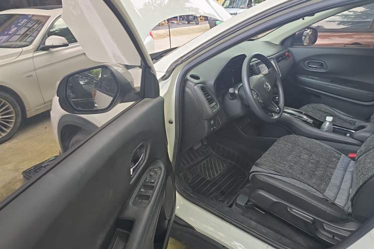 Used Honda Vezel 2020 1.5L CVT Pioneer Edition Driver Seat