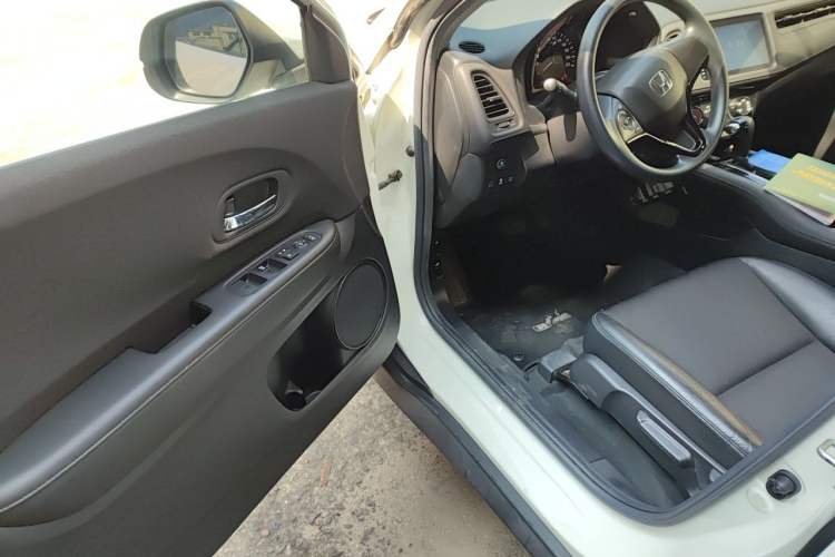 Used Honda Vezel 2020 1.5L CVT Pioneer Edition Driver Seat