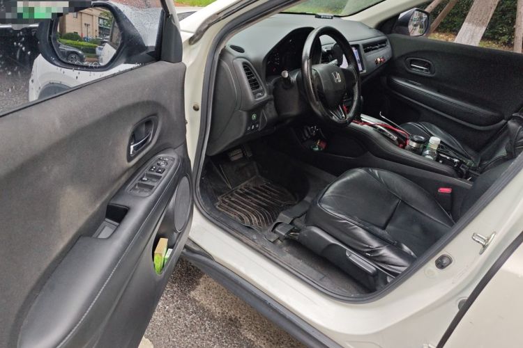 Used Honda Vezel 2020 1.5L CVT Elite Edition Driver Seat
