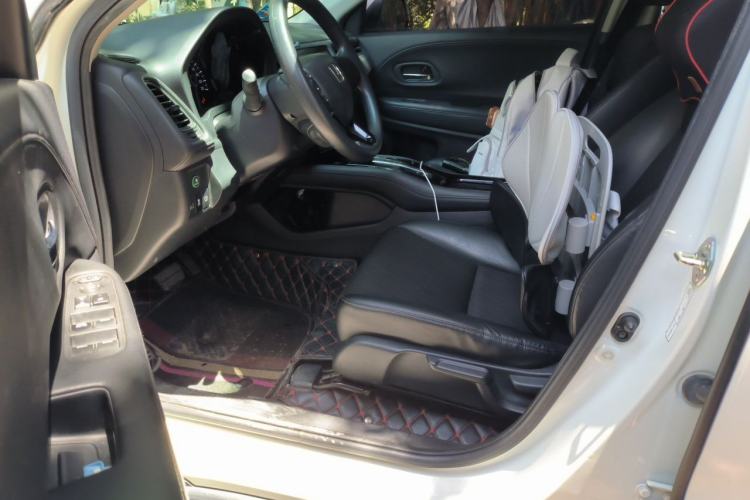 Used Honda Vezel 2020 1.5L CVT Luxury Edition Driver Seat