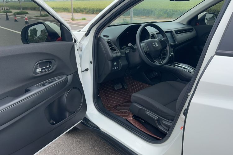 Used Honda Vezel 2020 1.5L CVT Elite Edition Driver Seat