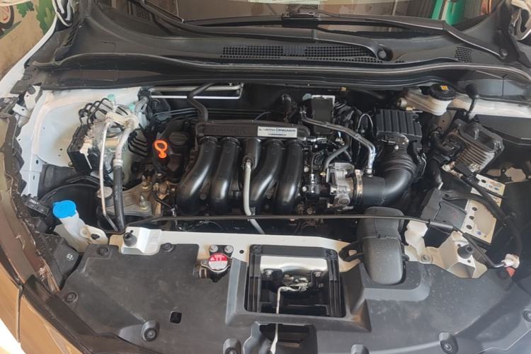 Used Honda Vezel 2020 1.5L CVT Elite Edition Engine Bay