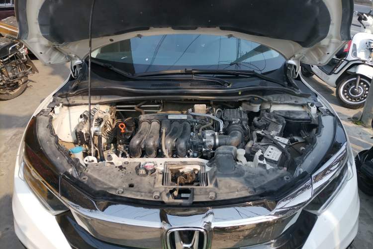 Used Honda Vezel 2020 1.5L CVT Elite Edition Engine Bay