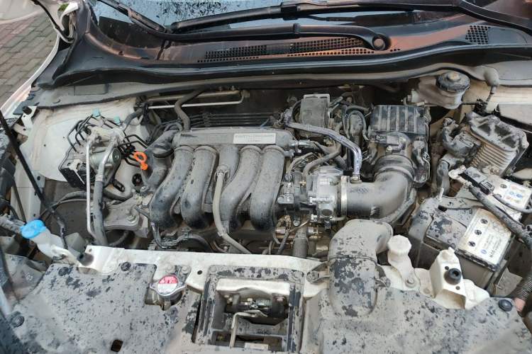 Used Honda Vezel 2020 1.5L CVT Pioneer Edition Engine Bay