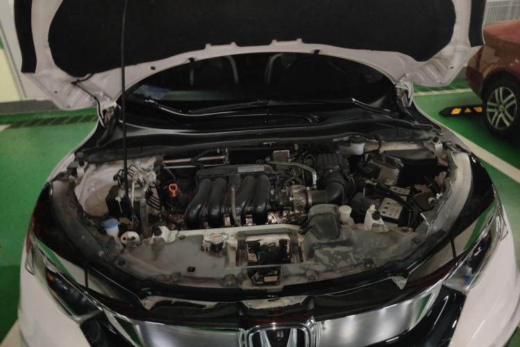 Used Honda Vezel 2020 1.5L CVT Elite Edition Engine Bay