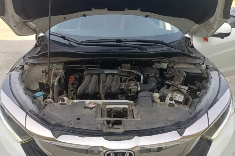 Used Honda Vezel 2020 1.5L CVT Elite Edition Engine Bay