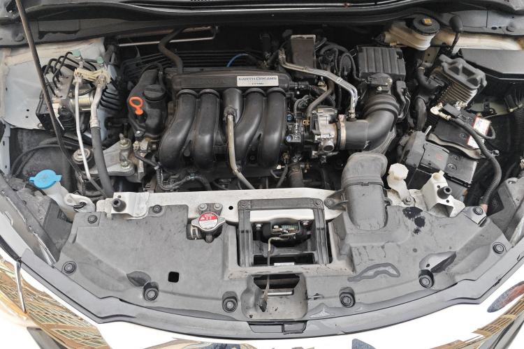 Used Honda Vezel 2020 1.5L CVT Luxury Edition Engine Bay