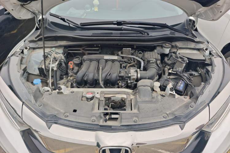 Used Honda Vezel 2020 1.5L CVT Luxury Edition Engine Bay
