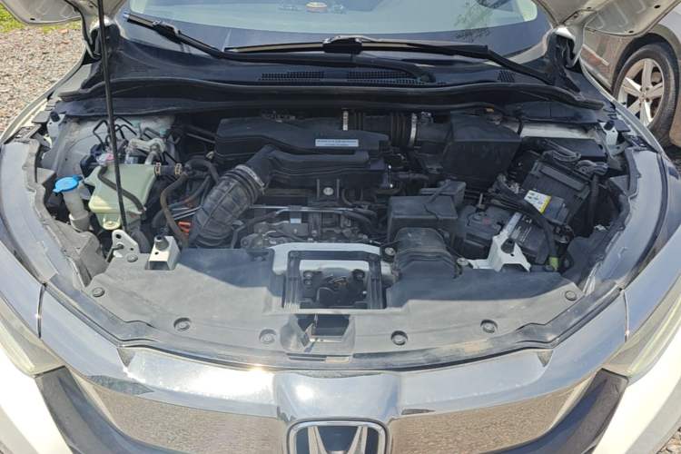 Used Honda Vezel 2020 220 TURBO CVT Luxury Edition Engine Bay