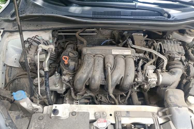 Used Honda Vezel 2020 1.5L CVT Pioneer Edition Engine Bay