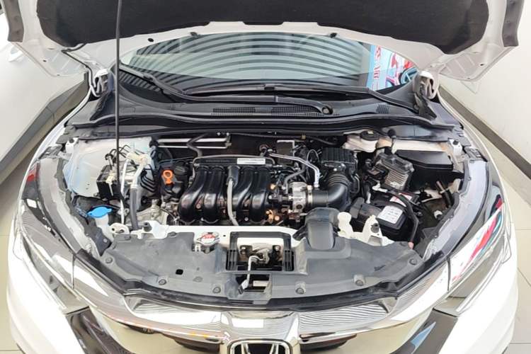 Used Honda Vezel 2020 1.5L CVT Pioneer Edition Engine Bay