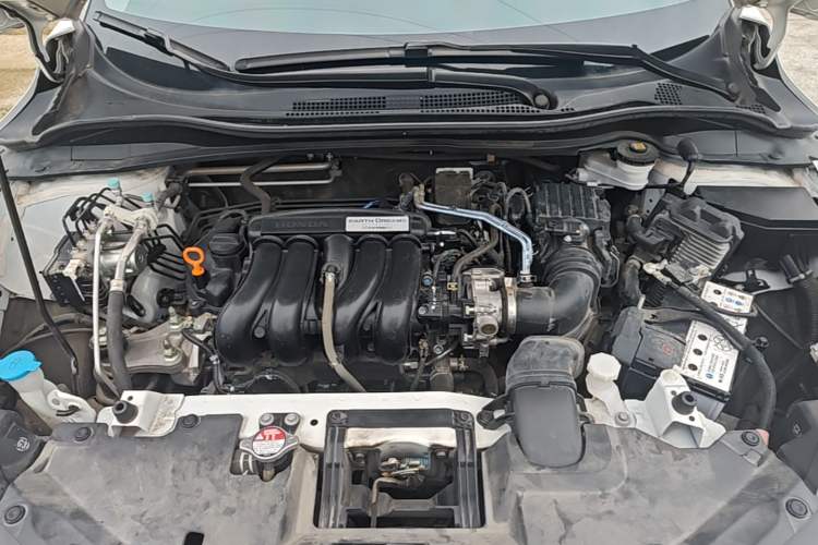 Used Honda Vezel 2020 1.5L CVT Elite Edition Engine Bay