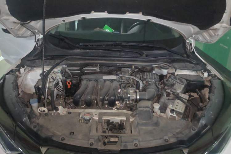 Used Honda Vezel 2020 1.5L CVT Pioneer Edition Engine Bay